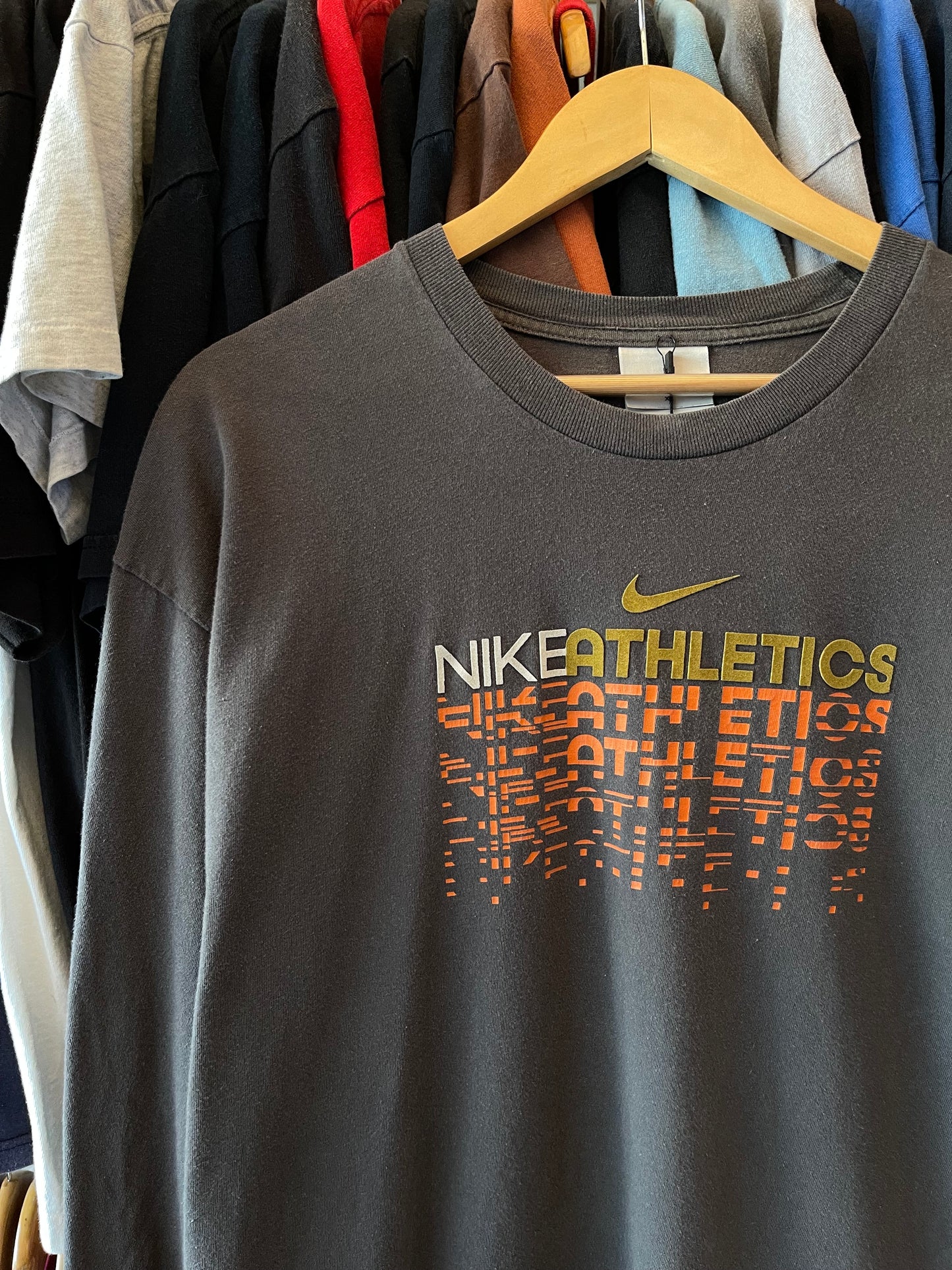NIKE ATHLETICS LONGSLEEVE