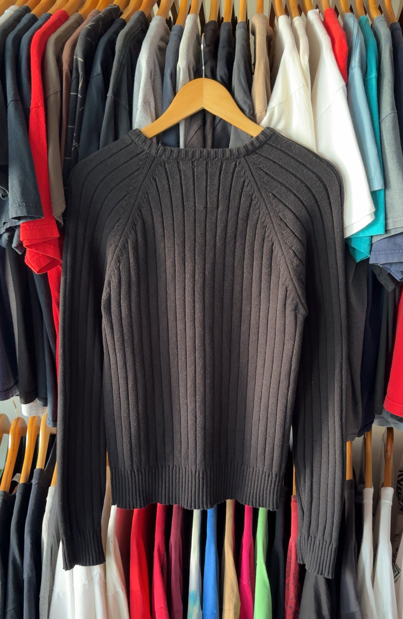 GUESS SWEATER