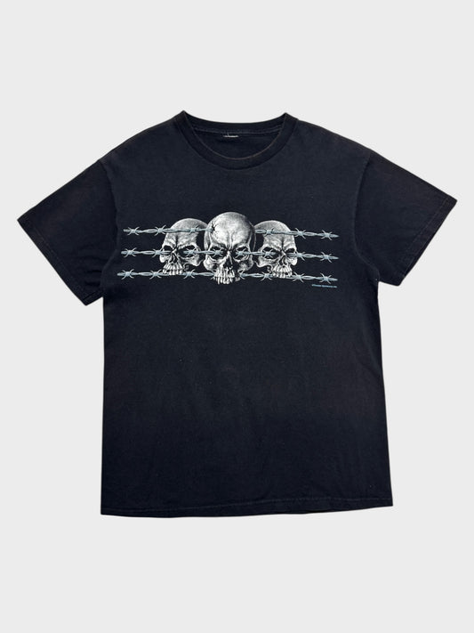 TRISKULL BARBED TEE