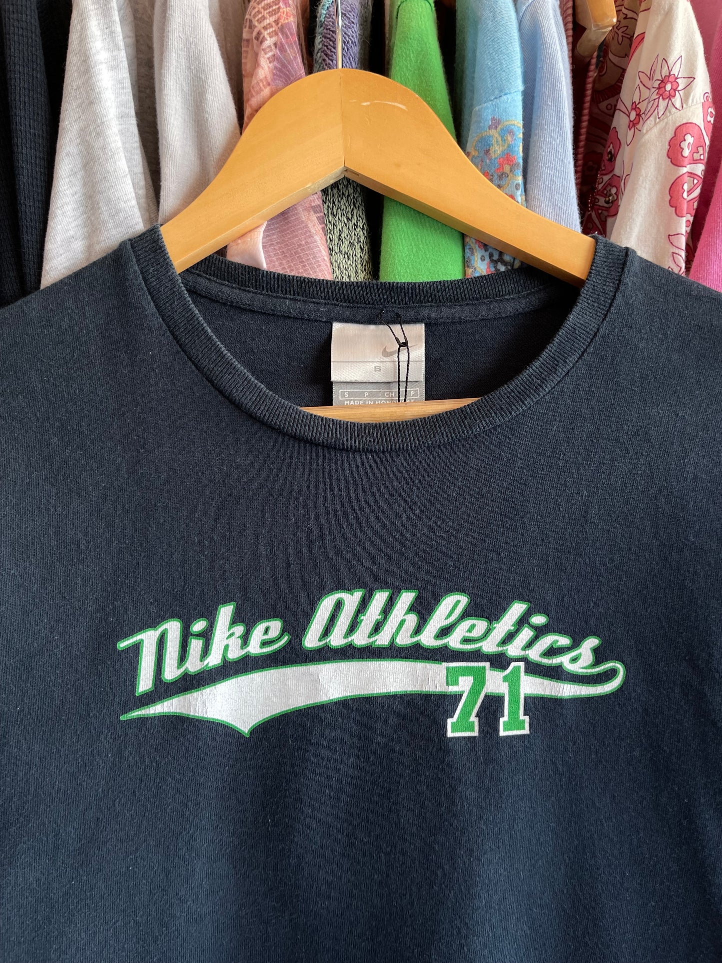 NIKE ATHLETICS TOP
